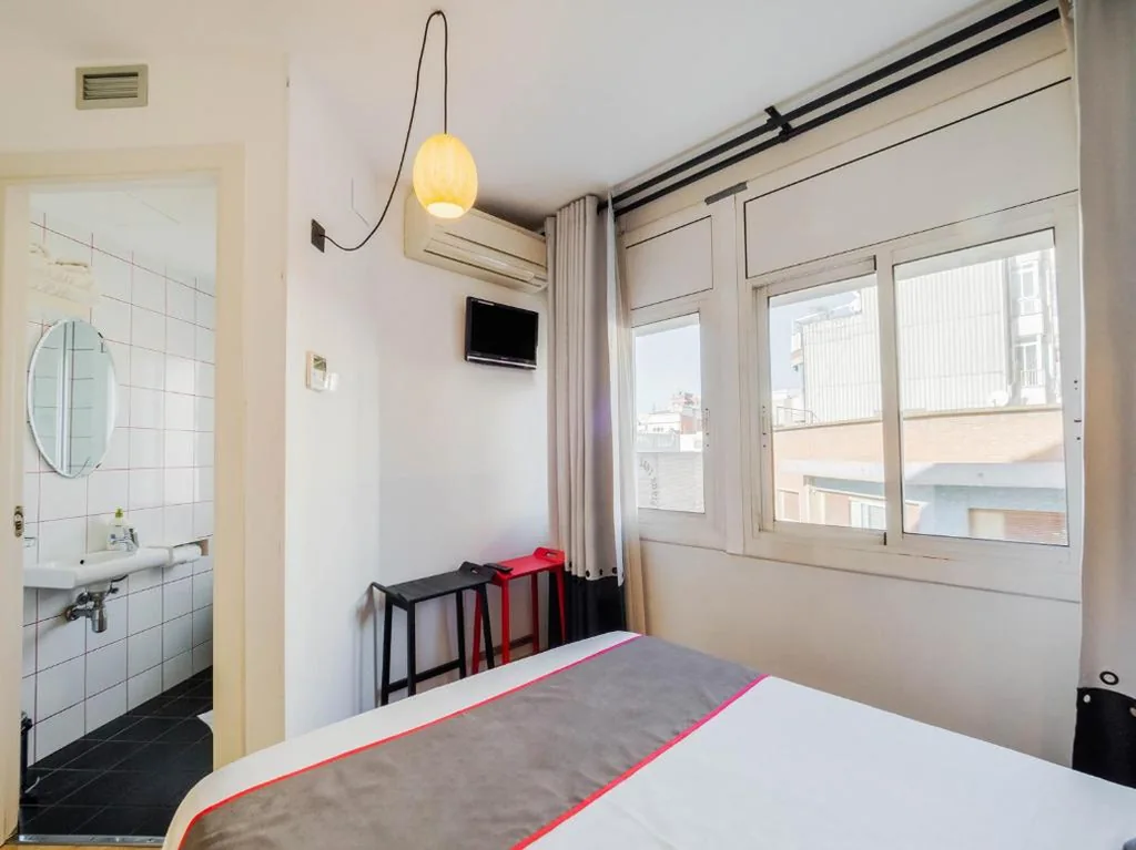 Doppelzimmer — Hostal Athenas