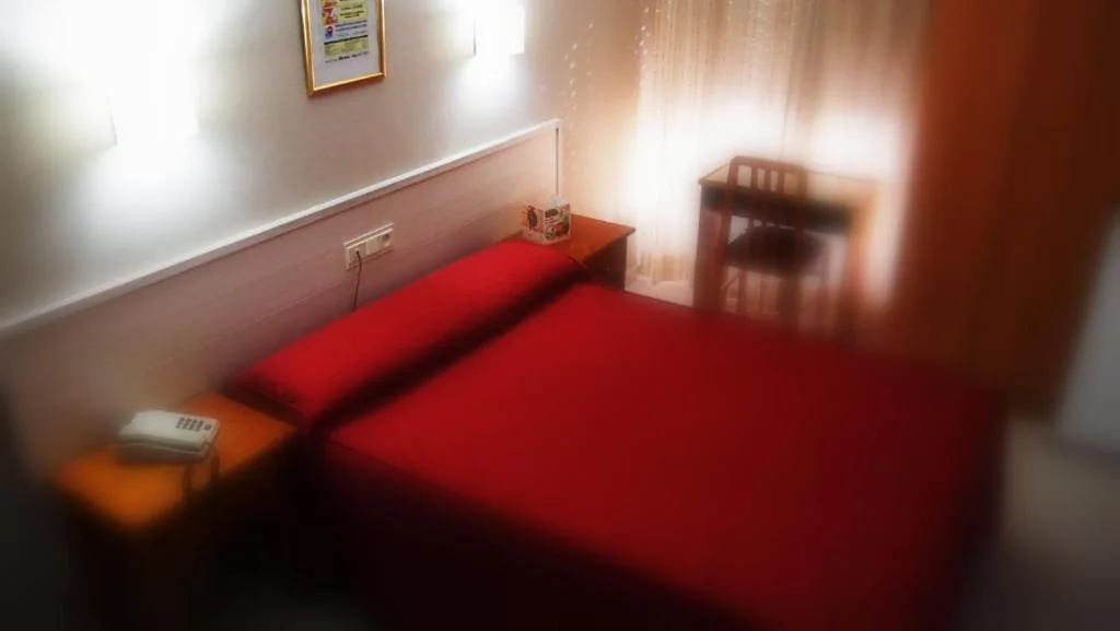 Chambre Double - 2 lits — Hostal Atienzar