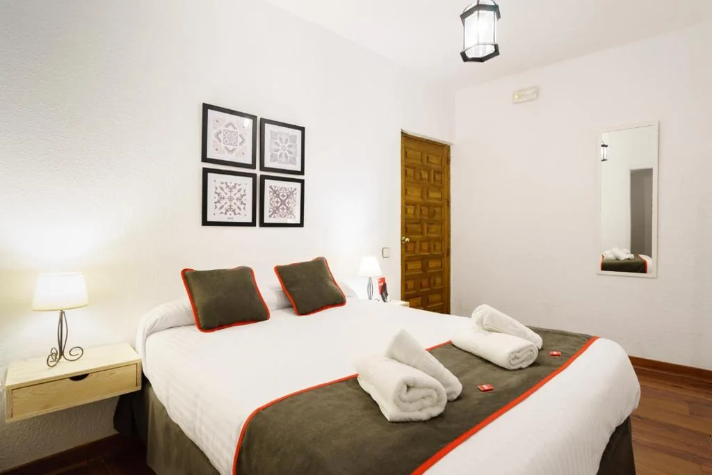Camera Tripla — Hostal Austria