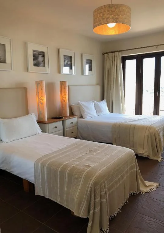Chambre double avec terrasse et vue sur la mer - 1 ou 2 lits — Hostal Avalon
