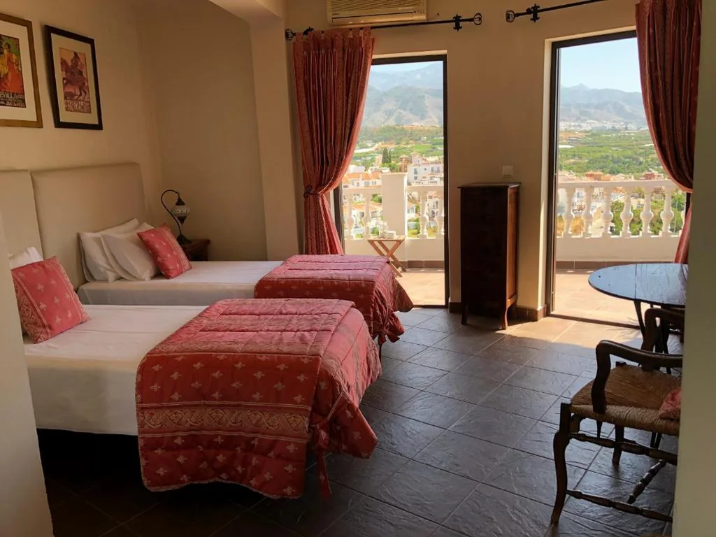 Hostal Avalon
