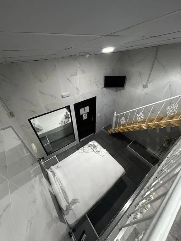 Hostal Avenida Andalucia - Solo Adultos