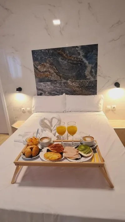 Hostal Avenida Andalucia - Solo Adultos — Foto 3