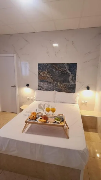 Hostal Avenida Andalucia - Solo Adultos — Foto 5