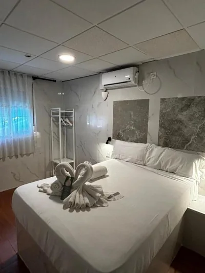 Hostal Avenida Andalucia - Solo Adultos — Foto 7