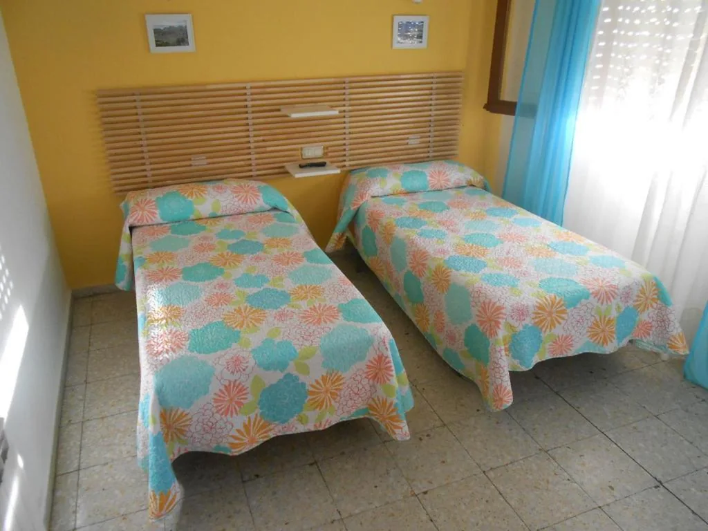 Chambre double économique – 2 lits — Hostal Avenida