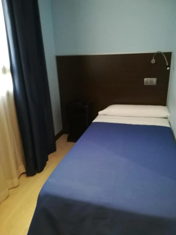 Habitación Individual — Hostal Avenida Barajas