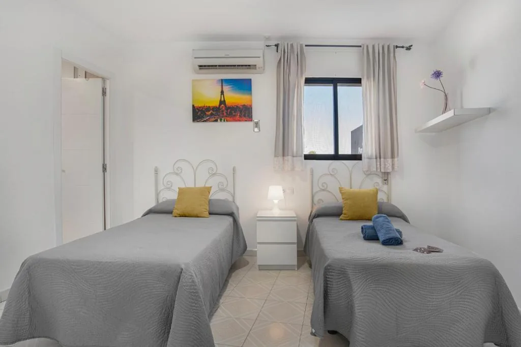 Quarto Duplo Superior — Hostal Avenida