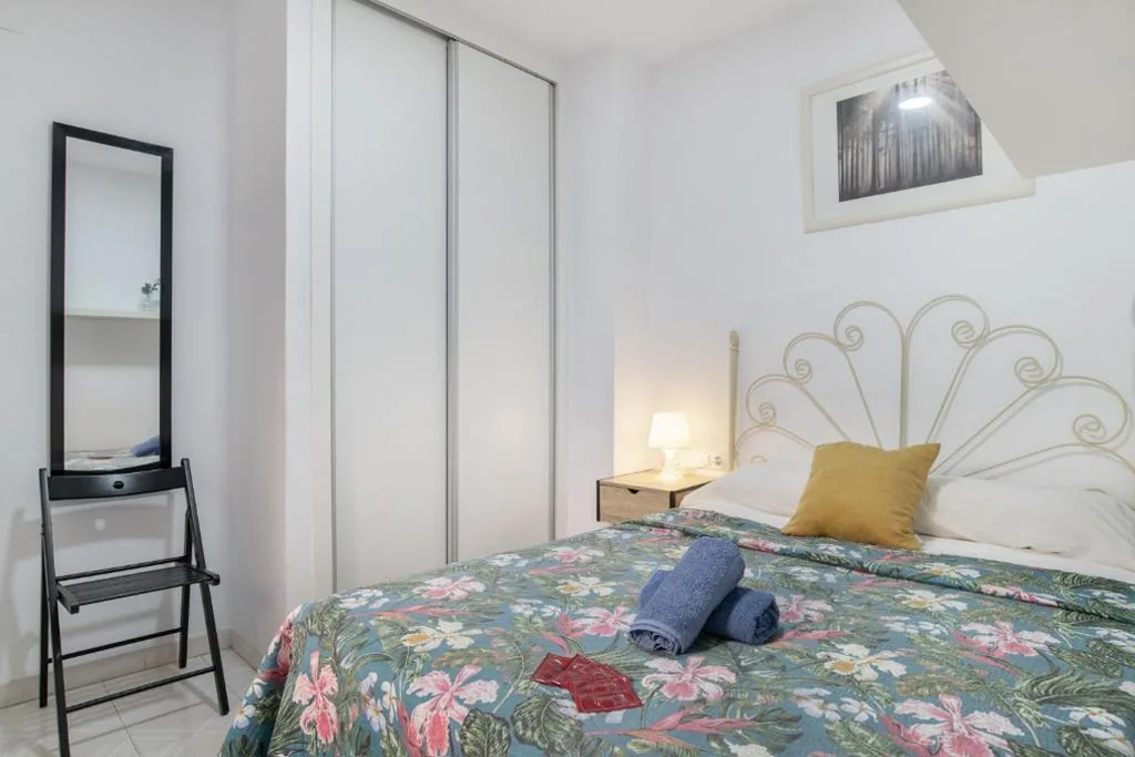 Quarto Standard - 1 cama grande — Hostal Avenida