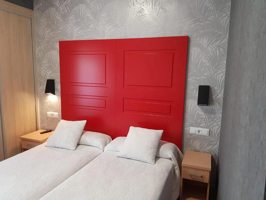 Camera doppia con bagno privato - 2 letti — Hostal Avenida