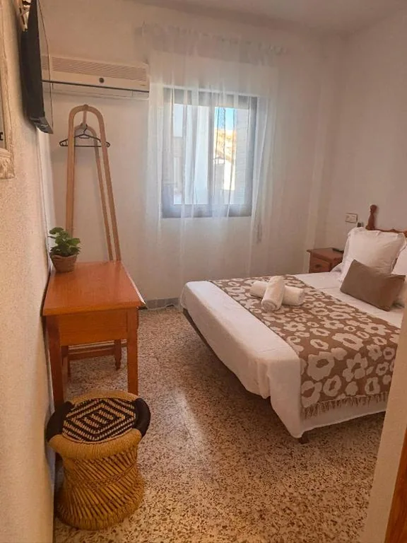 Quarto Duplo Pequeno — Hostal Avenida Pozo Alcón