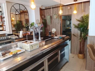 Hostal Avenida Pozo Alcón — foto 11
