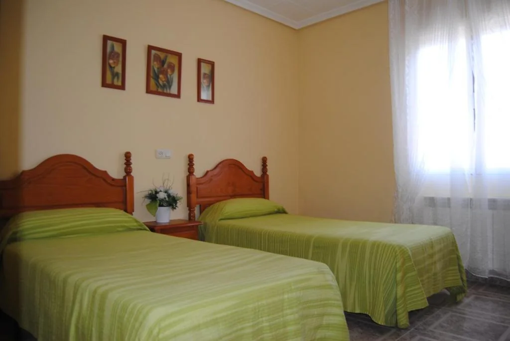 Habitación Doble - 2 camas — Hostal Ávila