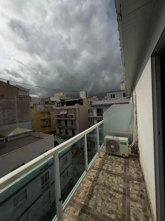 Habitación Doble con balcón - 1 o 2 camas — Hostal B and B Benidorm