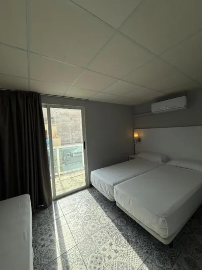 Hostal B and B Benidorm — foto 6