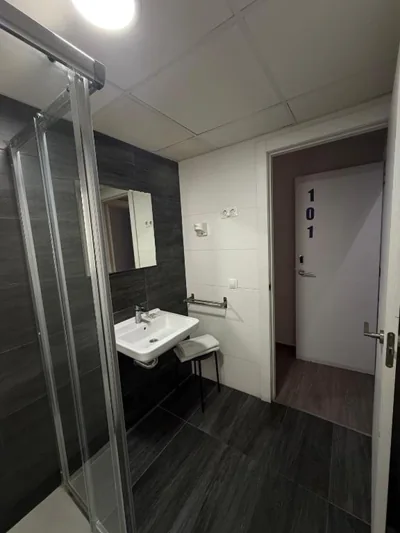 Hostal B and B Benidorm — foto 7