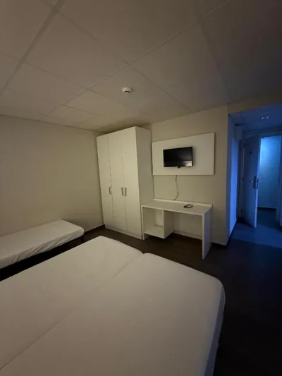 Hostal B and B Benidorm — foto 9