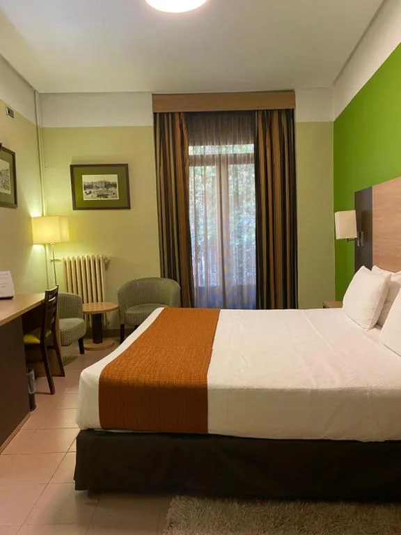Camera Doppia con balcone - 1 o 2 letti — Hostal Ballesta