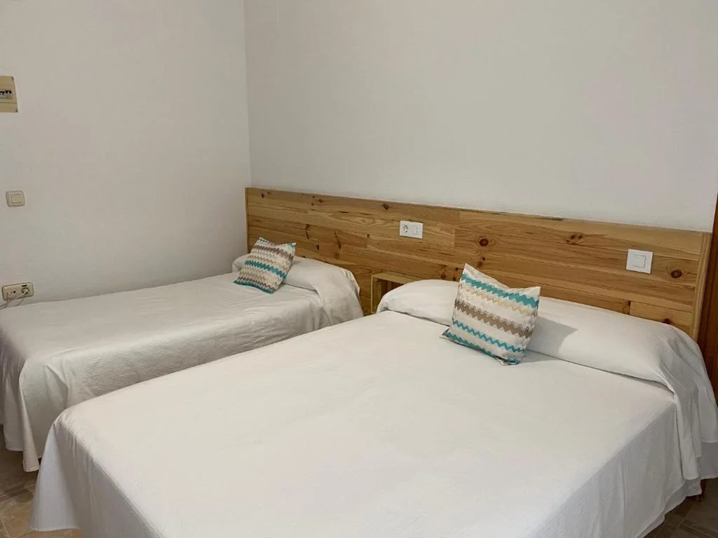 Habitación Triple — Hostal Barbate