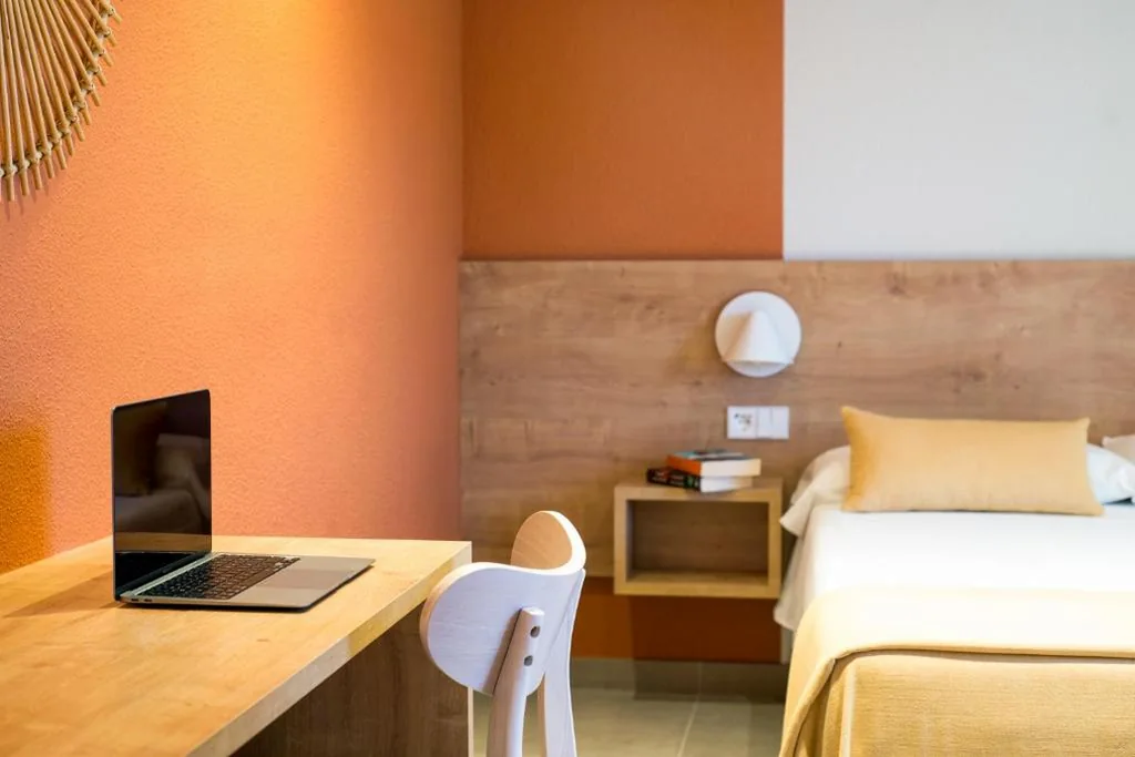 Habitación Triple Superior — Hostal Barris