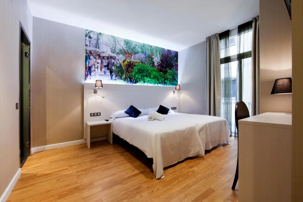 Doppelzimmer – 2 Betten — Hostal BCN Ramblas