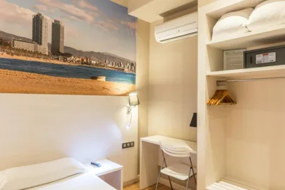 Hostal BCN Ramblas — Foto 3