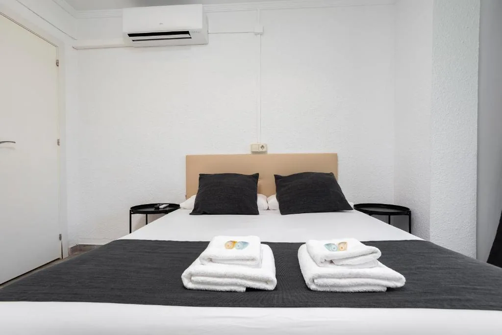 Double Room with View — HOSTAL BEDMATES