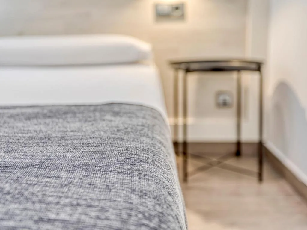 Premium Twin Room — HOSTAL BEDMATES