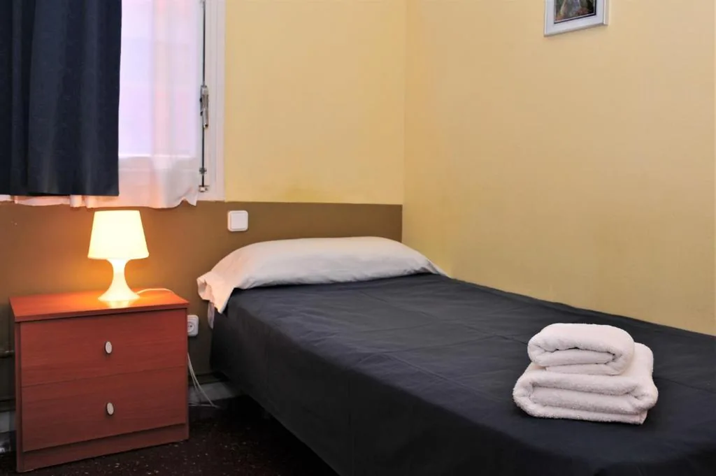 共用バスルーム付きシングルルーム — Hostal Bejar