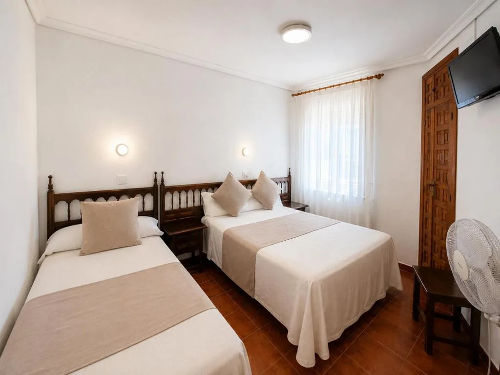 Camera doppia con 2 letti — Hostal Bellas