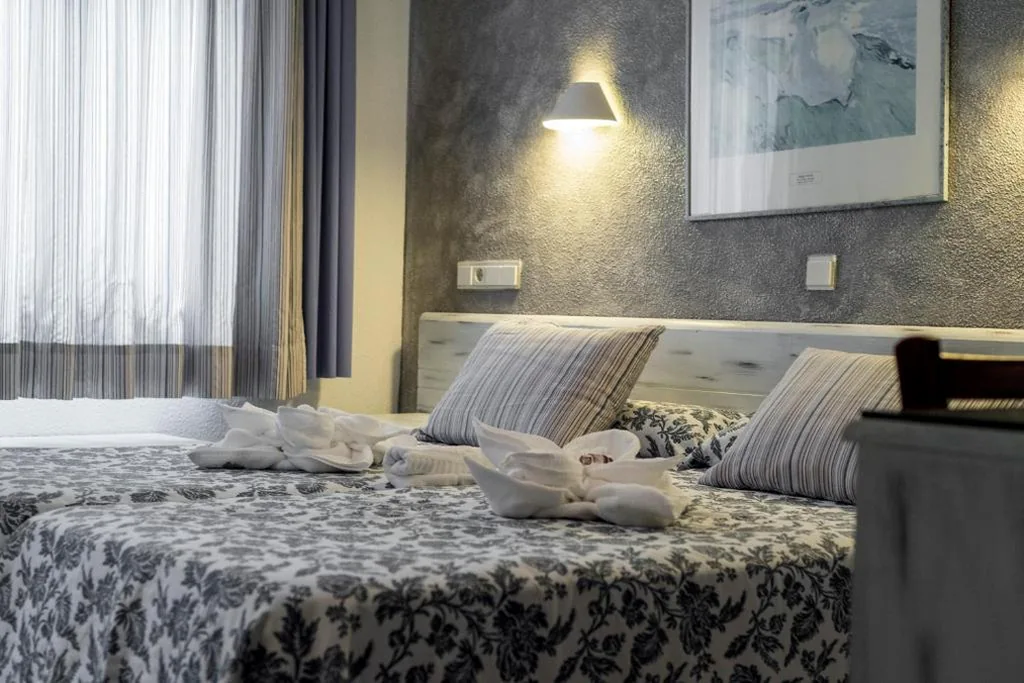 Habitación Doble Económica - 1 o 2 camas — Hostal Bellavista Formentera