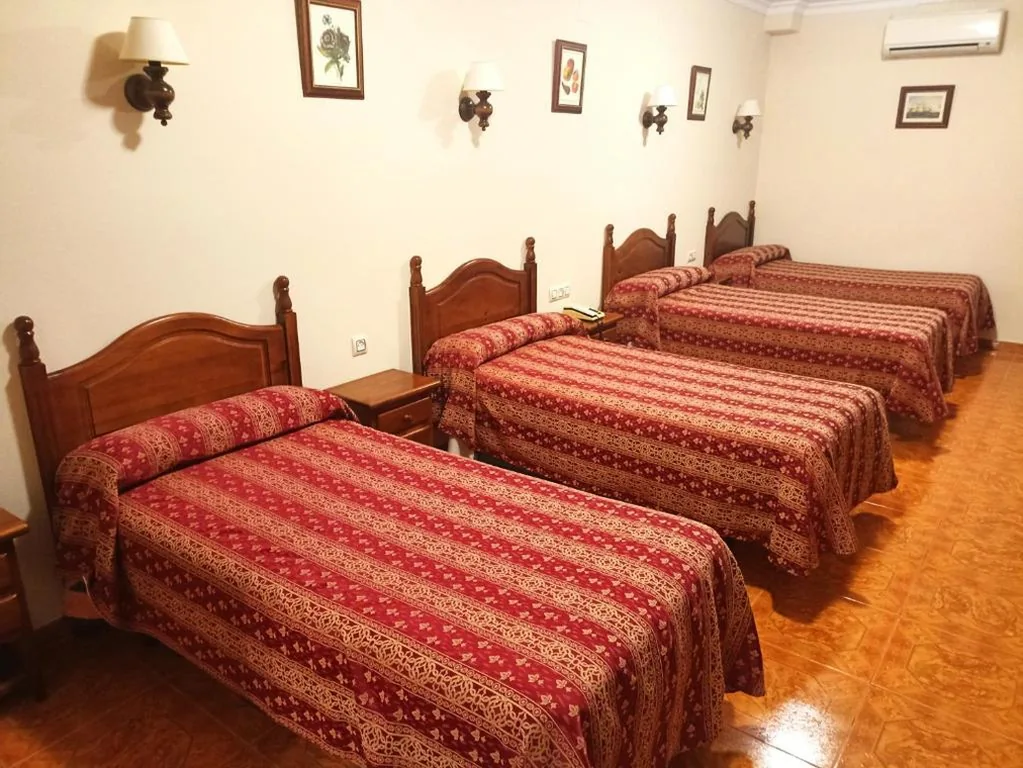 Camera quadrupla (4 adulti) — Hostal Bellido