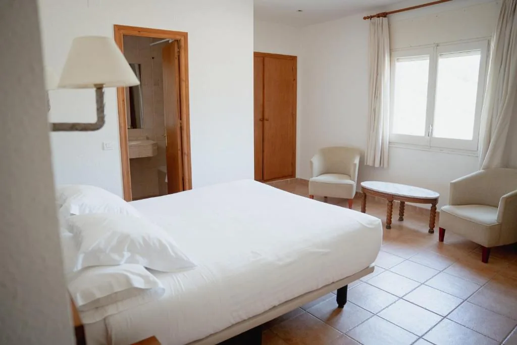 Chambre Double Supérieure — Hostal Bertran