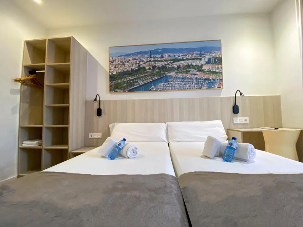 Habitación Doble - 1 o 2 camas — Hostal BESTPRICE Barcelona Stadium