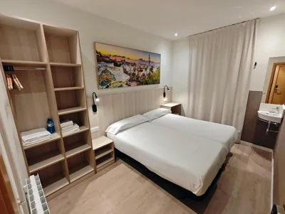 Hostal BESTPRICE Barcelona Stadium — foto 9