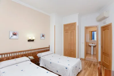 Hostal Biarritz — Foto 12