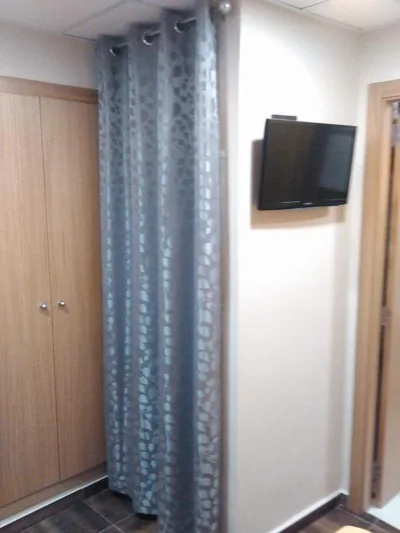 Hostal Bisbal ONLY ADULTS NO AC — photo 8