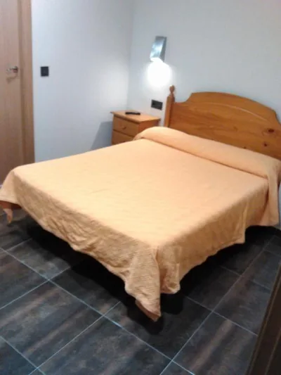 Hostal Bisbal ONLY ADULTS NO AC — photo 11
