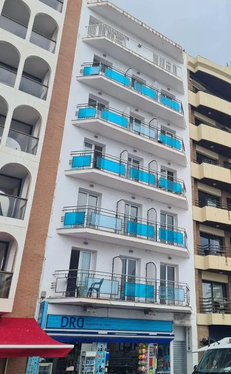 Standard driepersoonskamer — Hostal Blanc Lloret