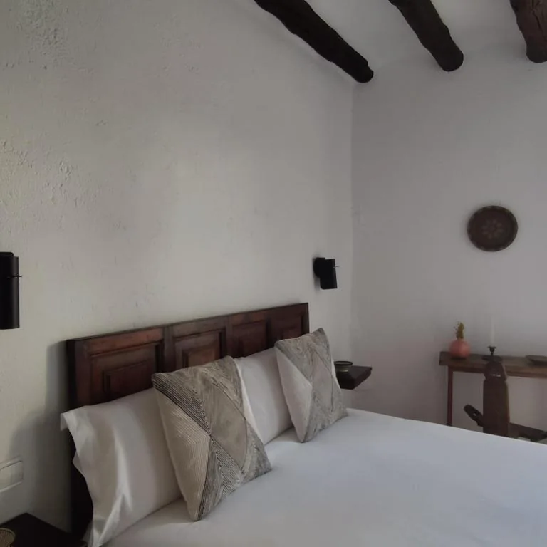 Superior Double Room — Hostal Blavet