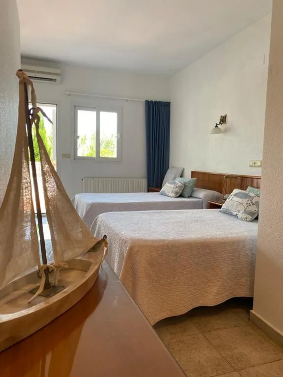 Camera Deluxe — Hostal Blayet - Hostal Automatizado
