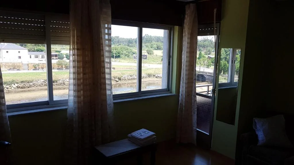 Camera matrimoniale con balcone — HOSTAL BODEGÓN A COSECHA