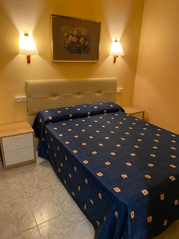 Habitación Individual — Hostal Bonavista
