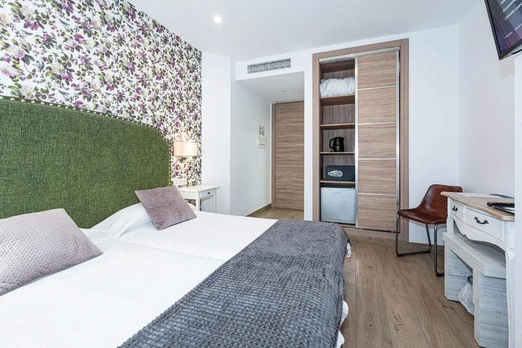 Quarto Duplo com varanda — Hostal Boutique Aurora