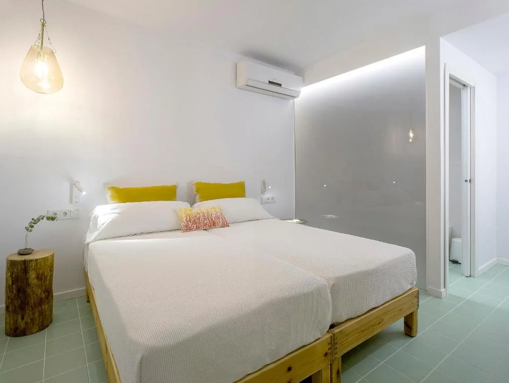 Habitación Doble Estándar Interior - 2 camas — Hostal Boutique Cana Rita