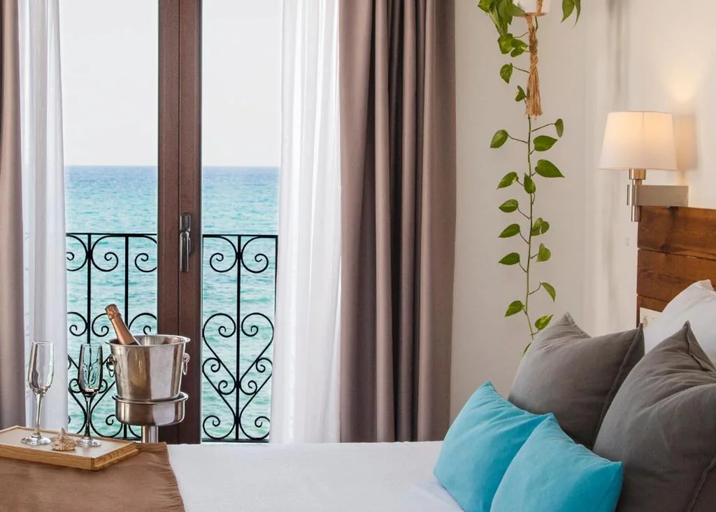 Habitación Doble con vistas al mar - 1 o 2 camas — Hostal Boutique Casa del Mar Altea