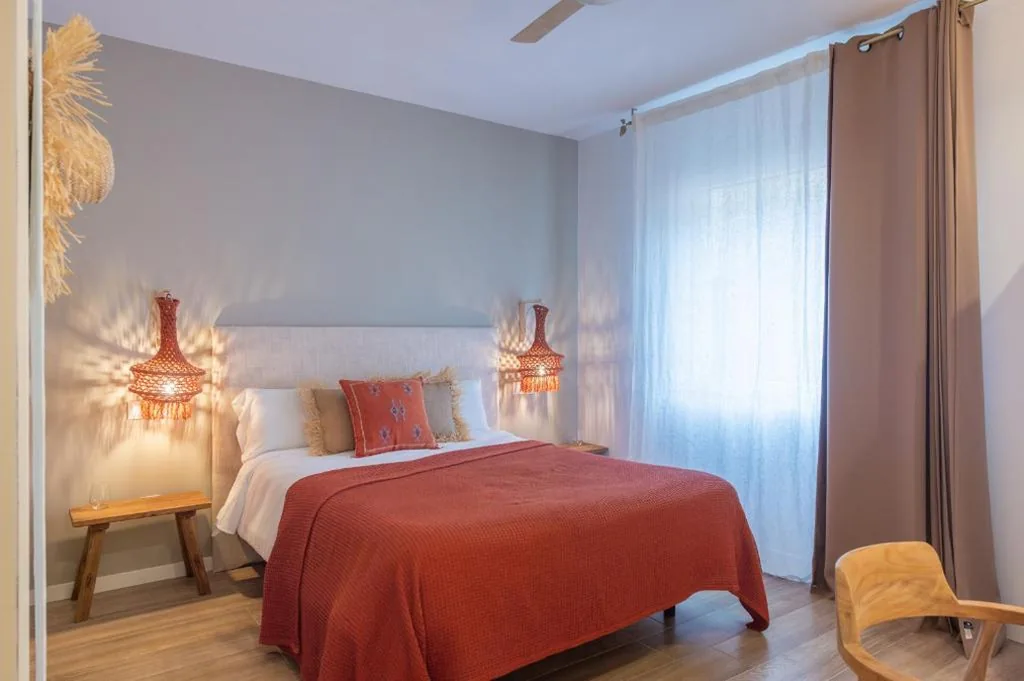 Habitación Doble Estándar con vistas a la calle — Hostal Boutique Es Portalet