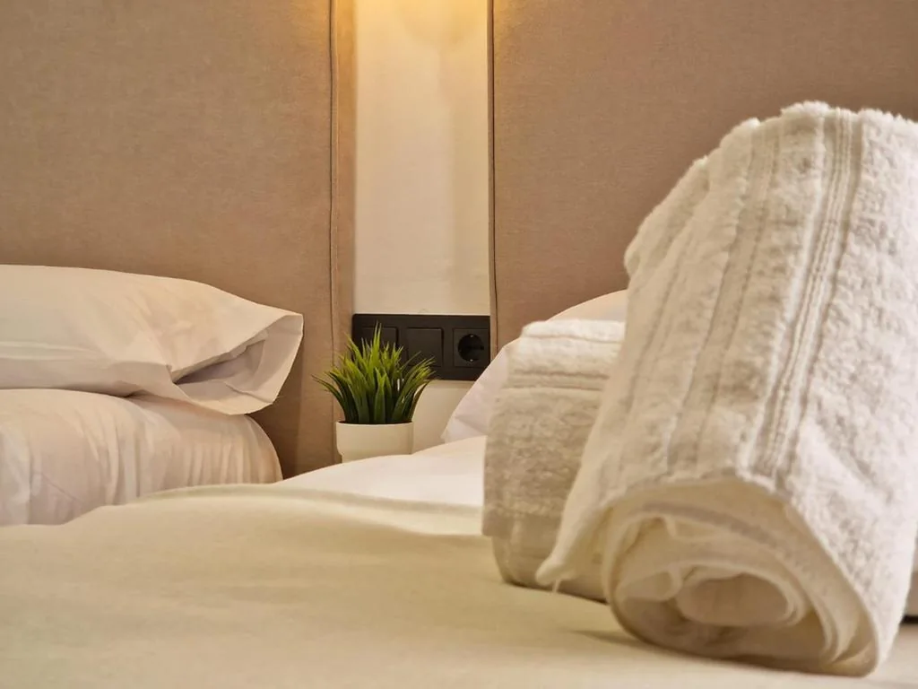 スタンダードルーム・大型ベッド1台 — Hostal Boutique HS Cehegín