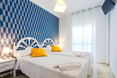 Hostal Boutique Luna de Nerja OLIVE OIL FREE DEGUSTATION & SALE — foto 9