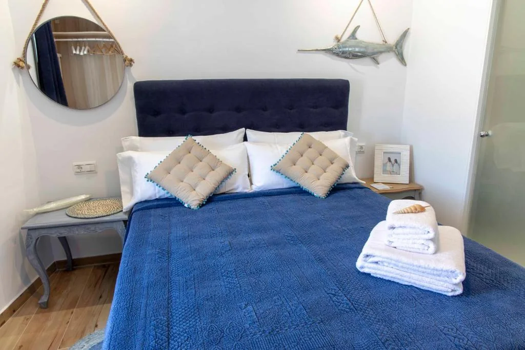 Chambre Double Deluxe avec balcon et vue sur la mer — Hostal Boutique Olvido 22 Adults Only